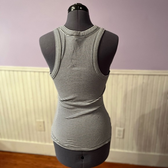 Essential Super Soft Tank Top - Picture 4 of 5